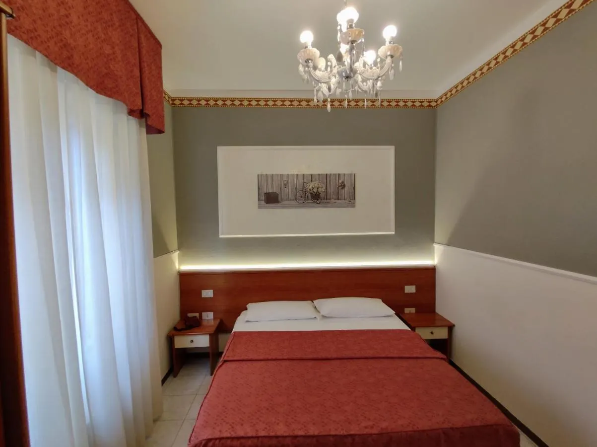 Hotel Minerva رافيننا