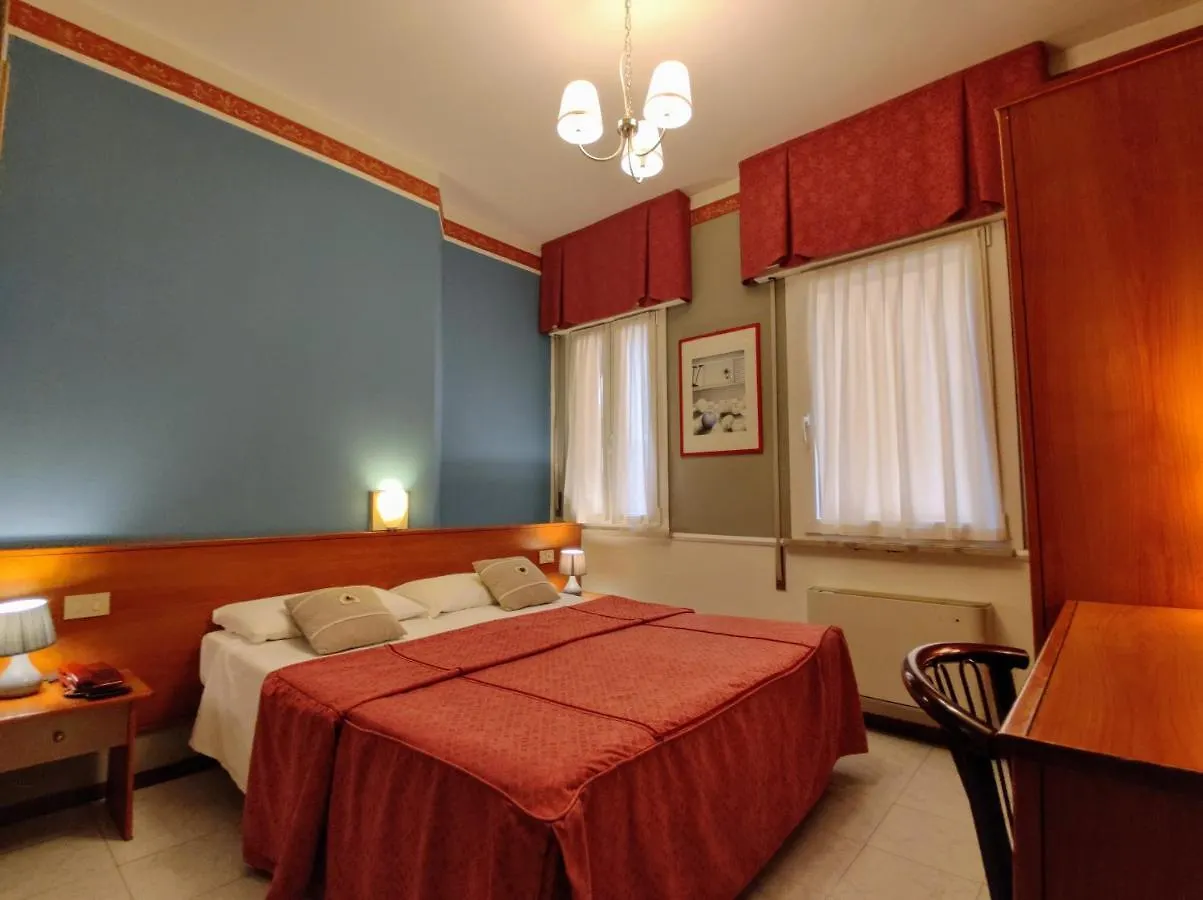 Hotel Minerva رافيننا